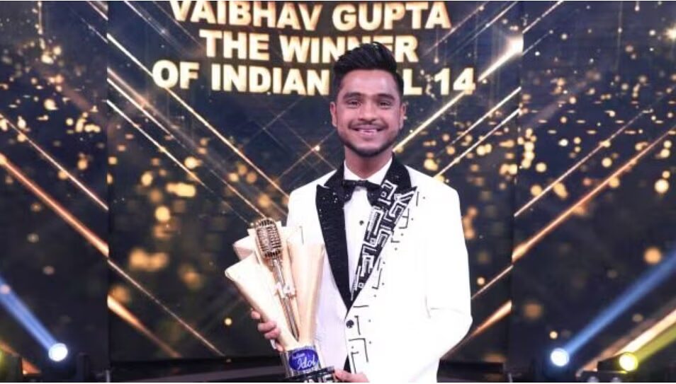 Vaibhav Gupta became the winner of 'Indian Idol 14', took home so many lakhs with the shining trophy